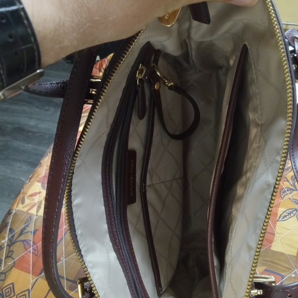 I got these for an ex girlfriend so no longer need I have 3 different ones. - Picture 3 of 3